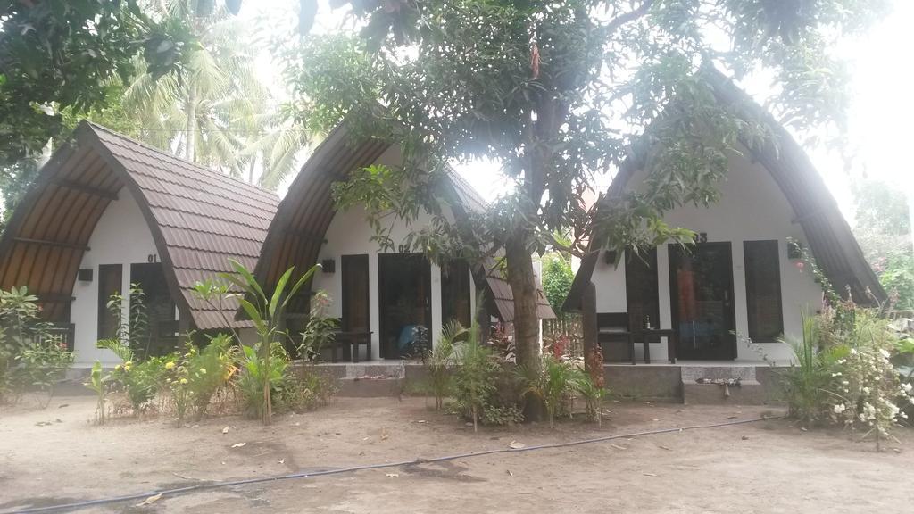Hello Lumbung Homestay Gili Air Exteriör bild