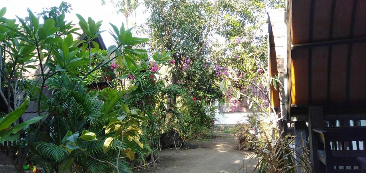 Hello Lumbung Homestay Gili Air Exteriör bild